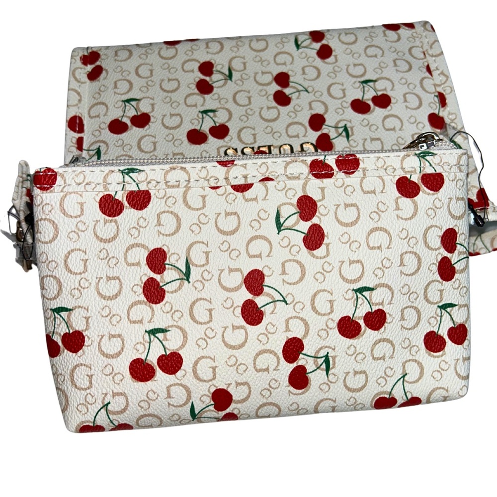 NWT GUESS | 2-Piece Cherry Print Makeup & Brush Bag Set - Picture 4 of 10